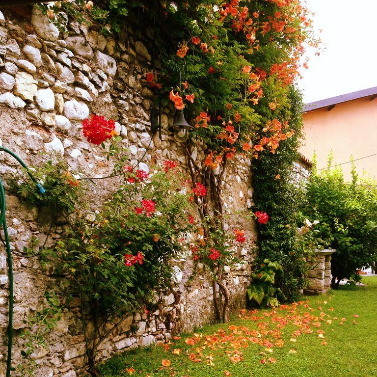 Casa Angela Villa ตอสโกลาโน มาแดร์โน ภายนอก รูปภาพ