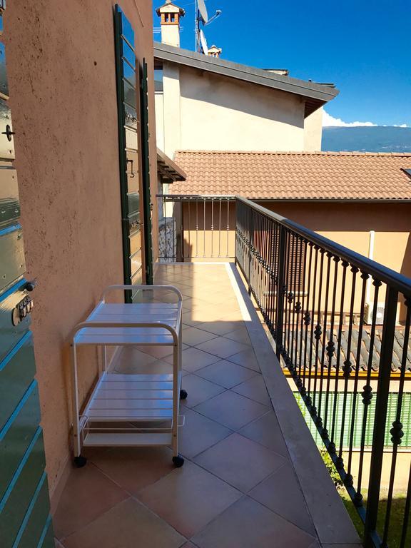 Casa Angela Villa ตอสโกลาโน มาแดร์โน ภายนอก รูปภาพ